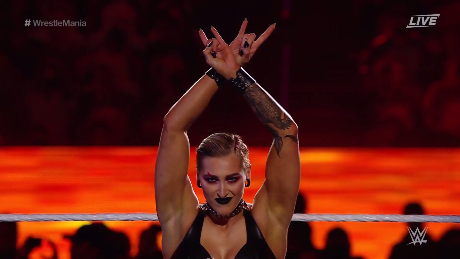 Гал рея. Рея Рипли WWE. WWE Raw Rhea Ripley. Rhea Ripley wrestler. WWE Rhea Ripley 2021.