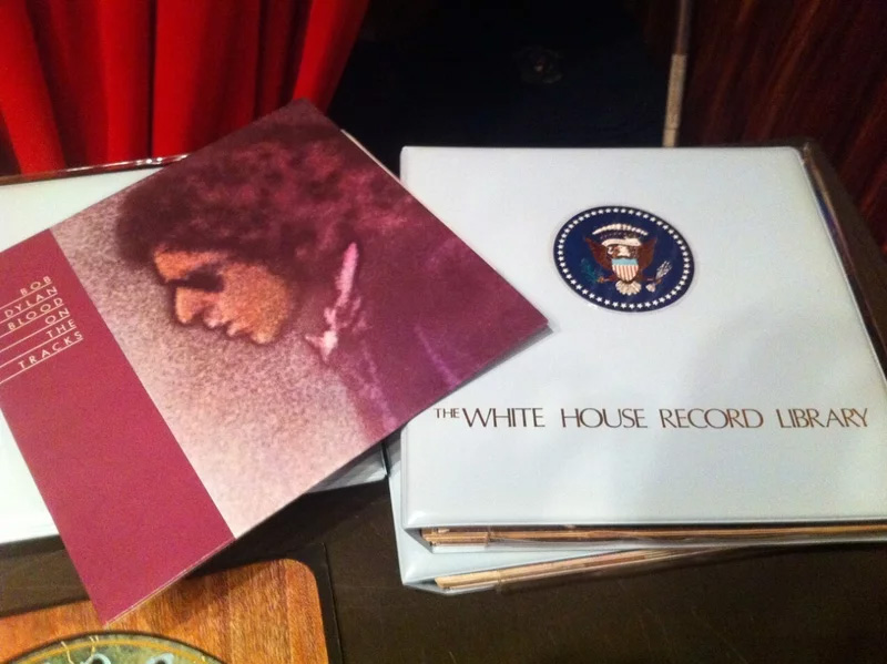 Algunos discos de la colección de la Casa Blanca / Foto por John Chuldenko