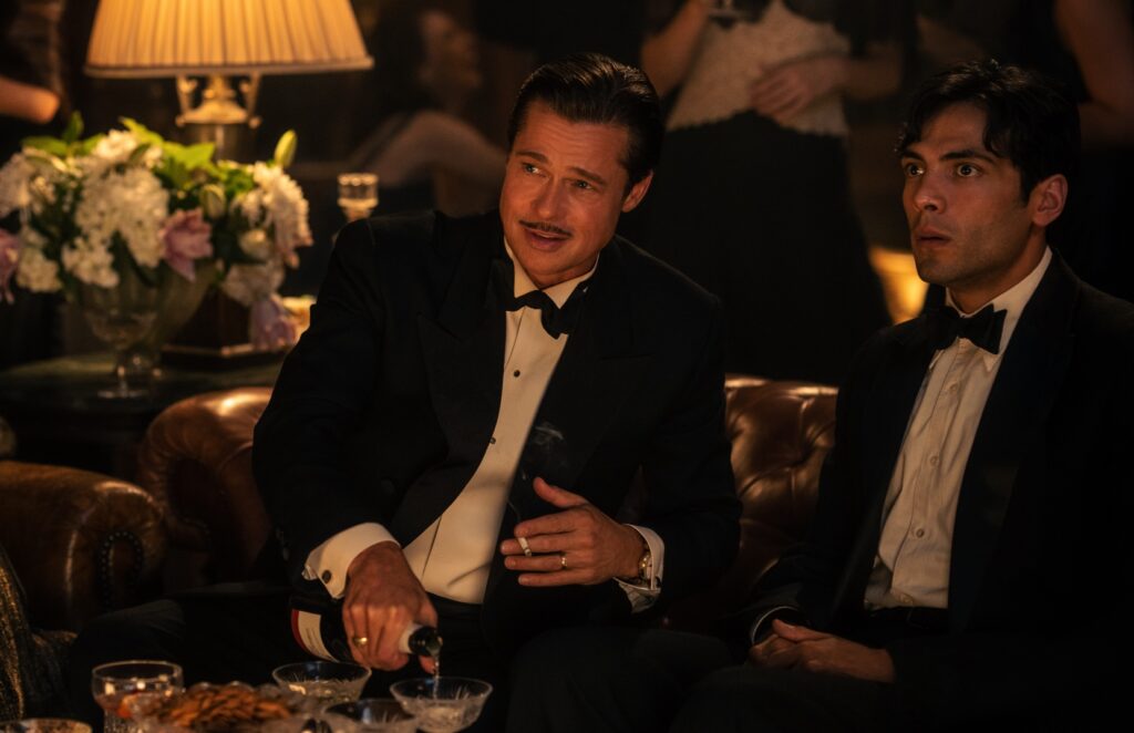 Brad Pitt y Diego Calva forman parte de este mundo de gloria y decadencia en Babylon. Foto: Paramount Pictures