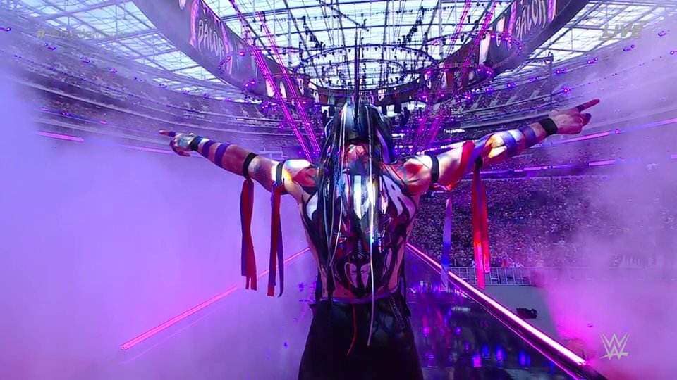 Liberando demonios, exorcisando el pasado. Bálor conquistó al SoFi Stadium en Wrestlemania 39 donde sufrió una lesión pero no dejó de dar show. Foto: WWE