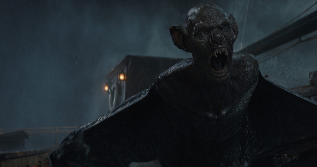El gran Javier Botet vuelve a encarnar una figura de pesadilla en Drácula Mar de Sangre. Foto: Universal Pictures