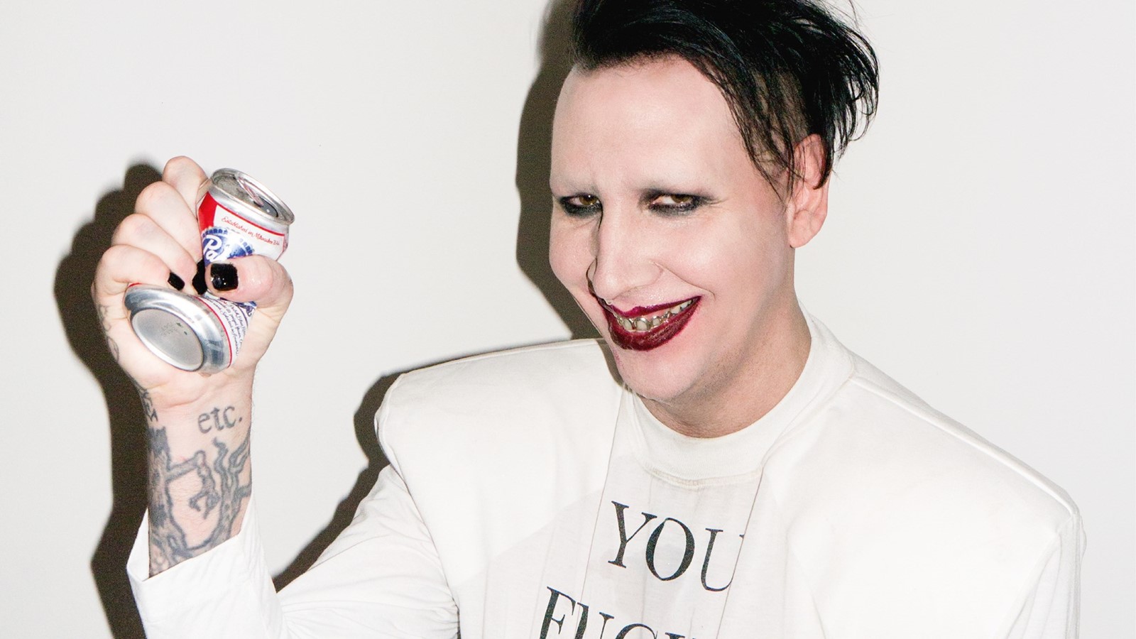 Marilyn Manson es acusado de abuso sexual