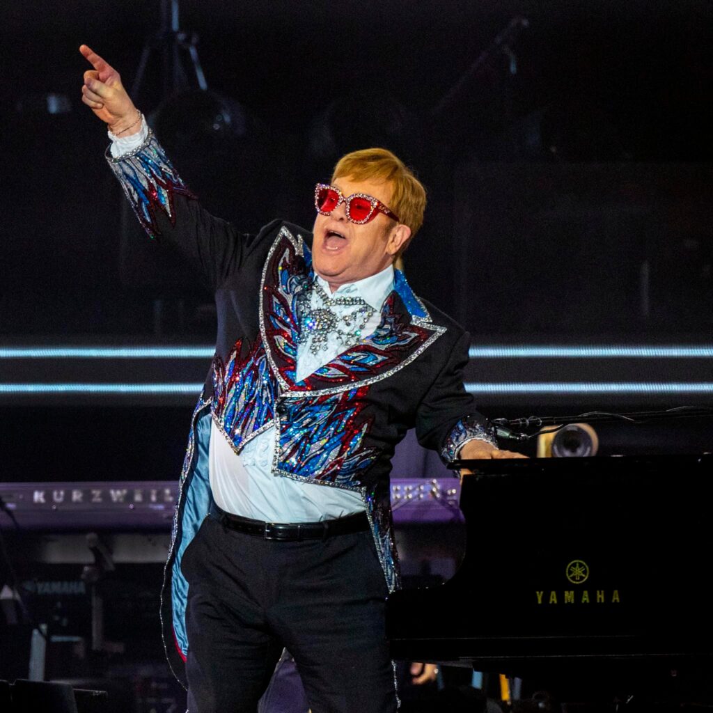 Elton John se convirtió en EGOT