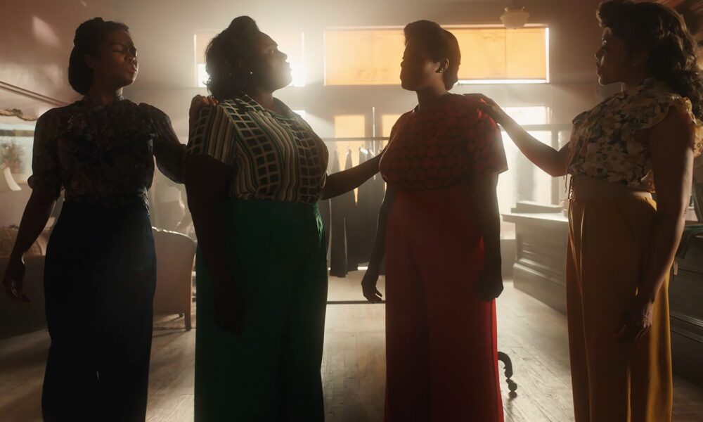 El director Blitz Bazawule logra capturar una esperanzadora mirada a la trágica novela de Alice Walker, llenando a El Color Purpura del poder de la música