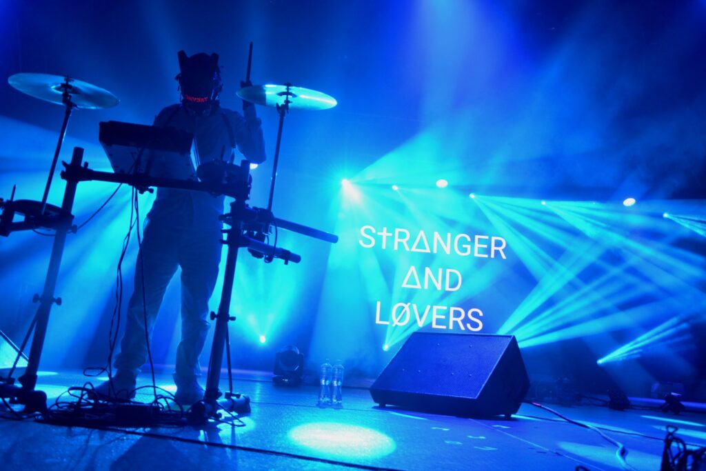 Stranger And Lovers en el Pabellón Oeste / Foto: Andre Dulché