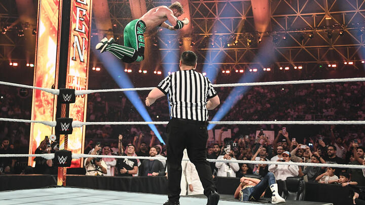 La espectacularidad de Logan Paul se contrapuso a la técnica de Rhodes en un buen main event para King and Queen of the Ring. Foto: WWE
