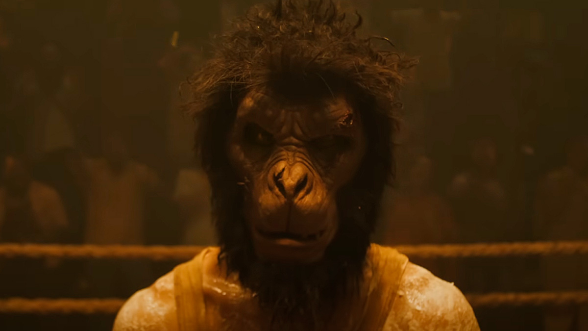 Monkey Man: El Despertar de la Bestia marca un prometedor debut para Dev Patel en una cinta que no es la típica cinta de acción hollywoodense