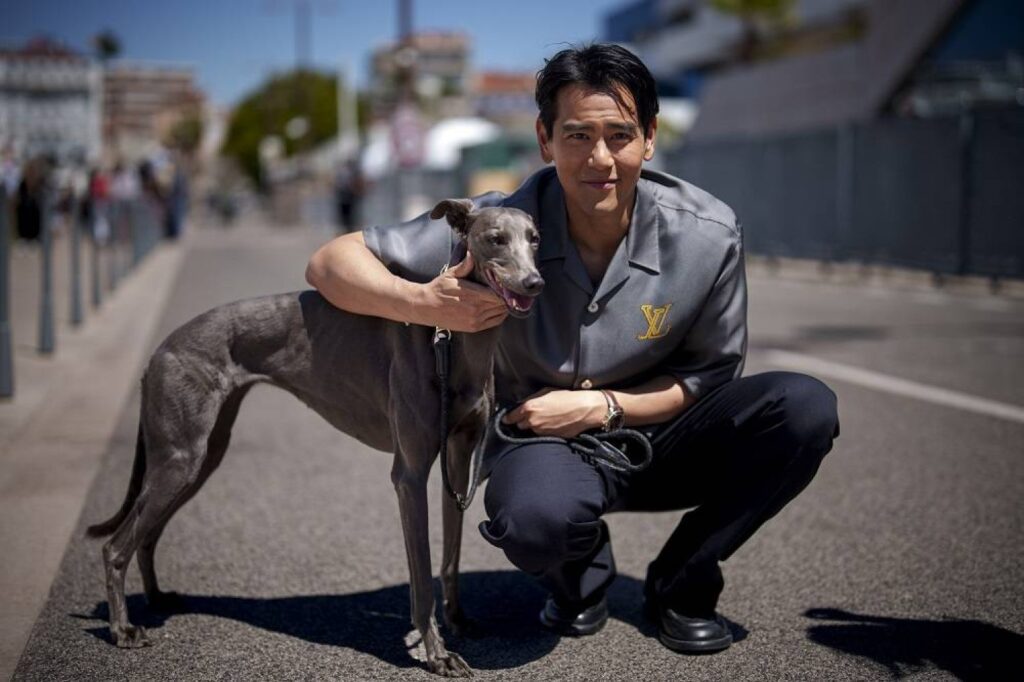 Peng y su amigo fueron bien recibidos en la premier mundial de Black Dog en Cannes. 