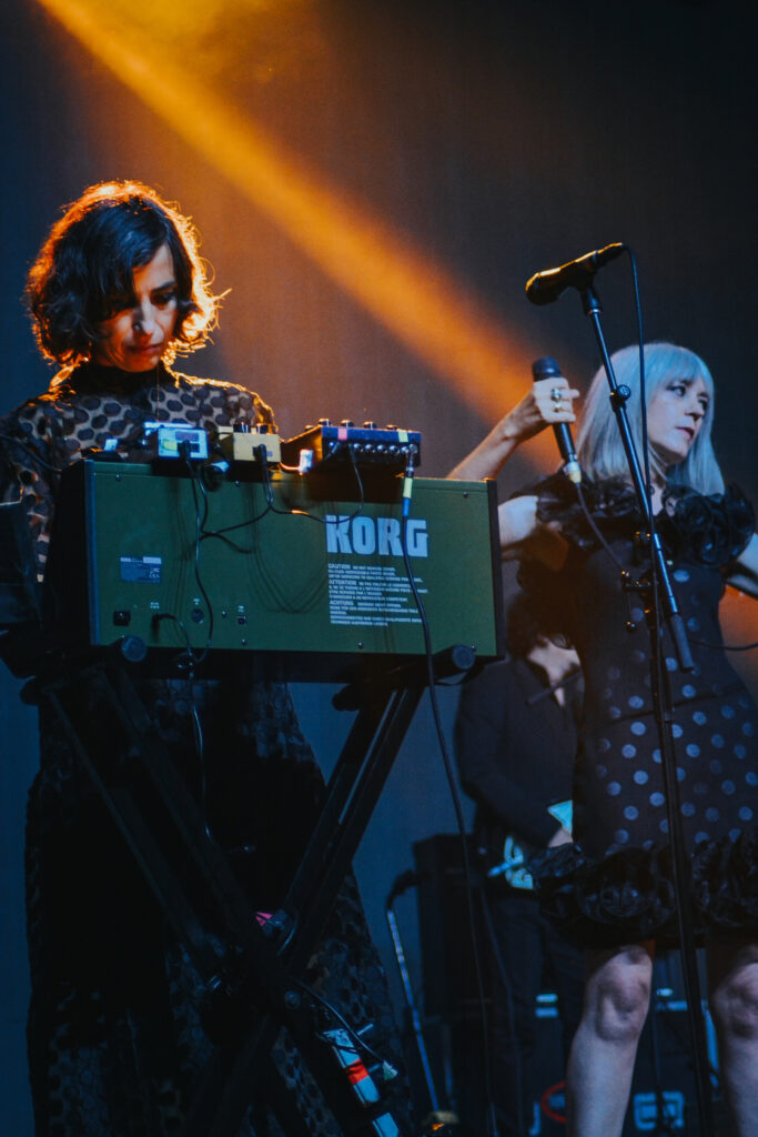 Ladytron se lució y dio un show más largo de lo esperado en el Hera / Foto: Andre Dulché