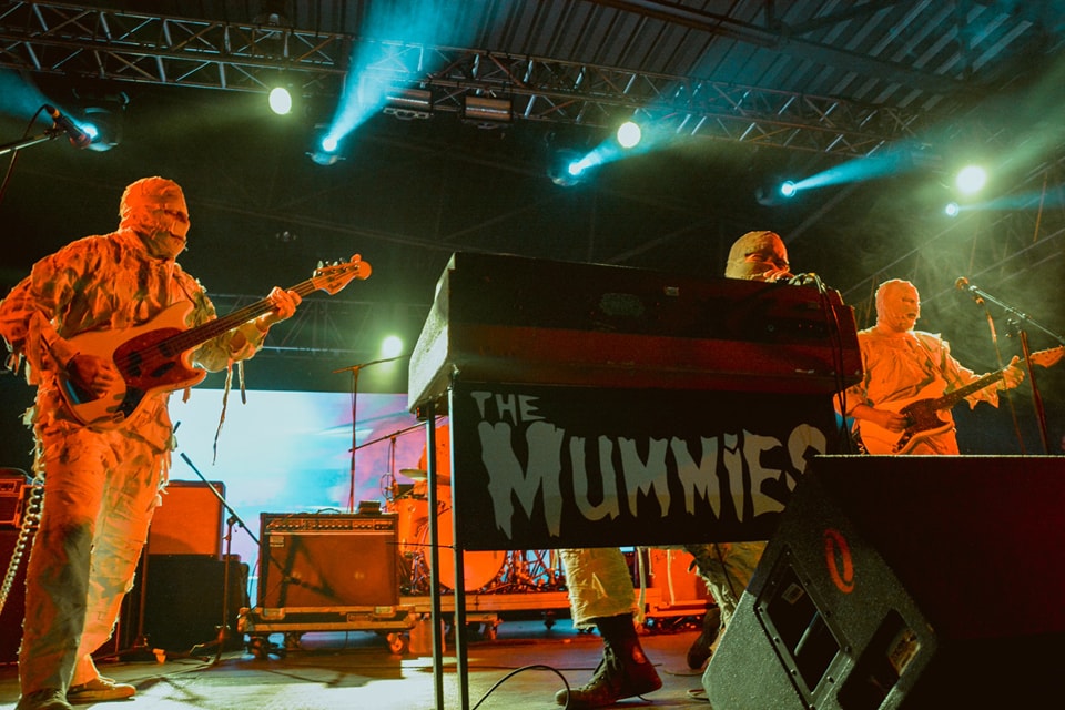 Desde los sarcofagos hasta sus oidos, The Mummies tocaron en el Wild O' Fest 2024 / Foto: Andre Dulché