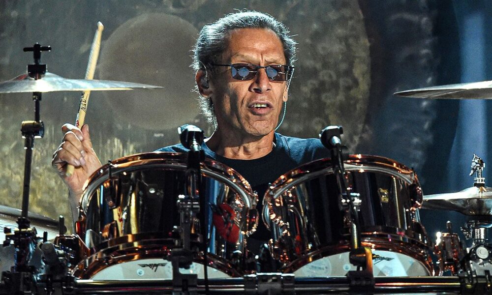 Alex Van Halen en una de sus últimas presentaciones en vivo