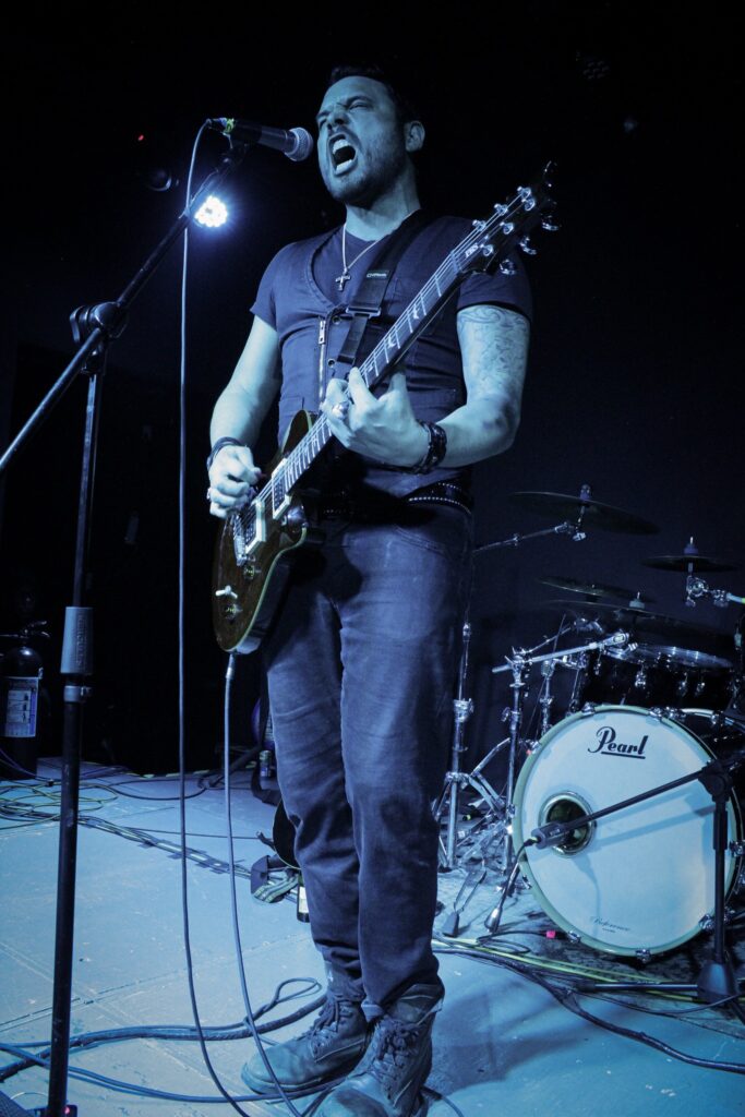 Trapt en el Fuck Off Room por Erick Padrón, Pólvora