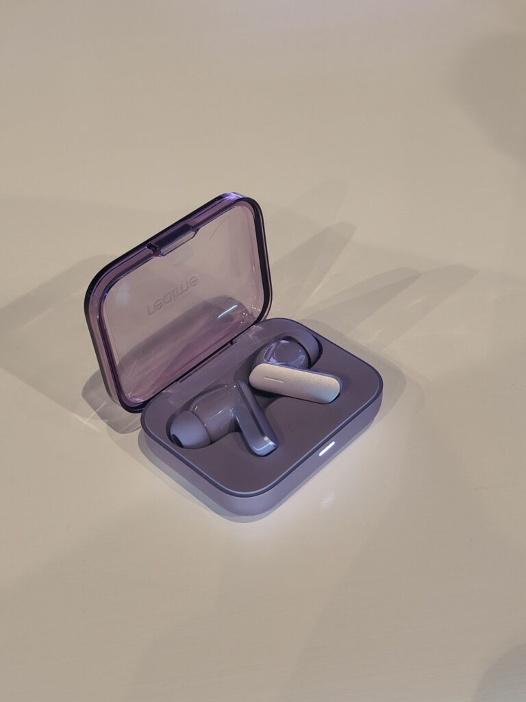 realme Buds Air 7 color púrpura
