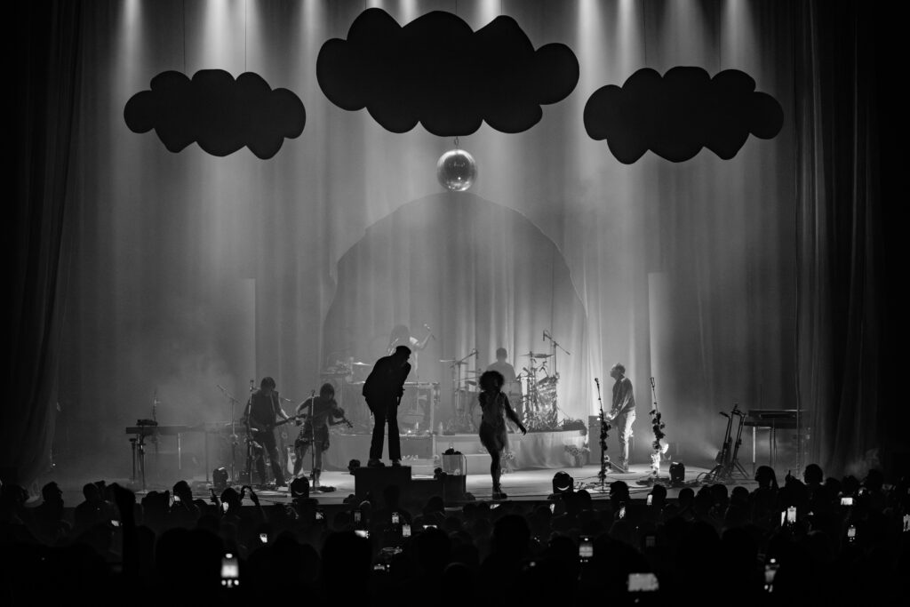 arcade fire en el escenario