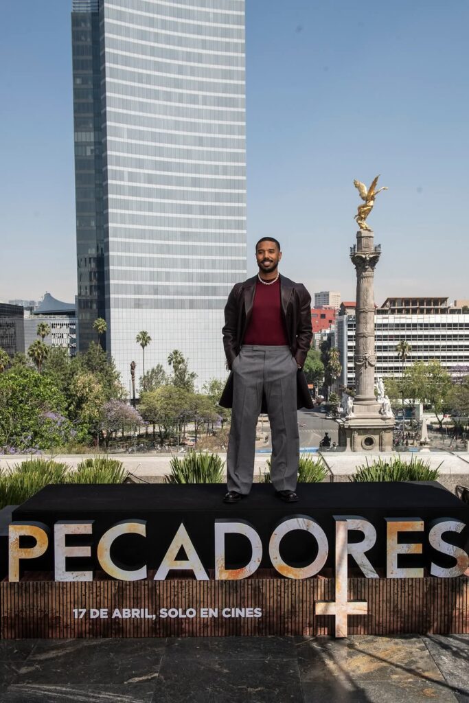 El mayor reto de su vida, este doble papel en Pecadores, según el actor. Foto: WB Pictures México