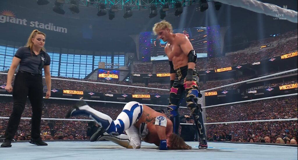 No cumplieron la expectativa. Lo que parecía en papel atractivo, terminó por ser la más floaj del día dos de Wrestlemania. Foto: WWE