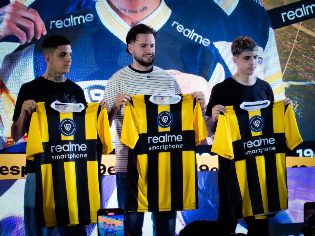 realme nuevo sponsor del equipo 19esports / Foto: Andre Dulché