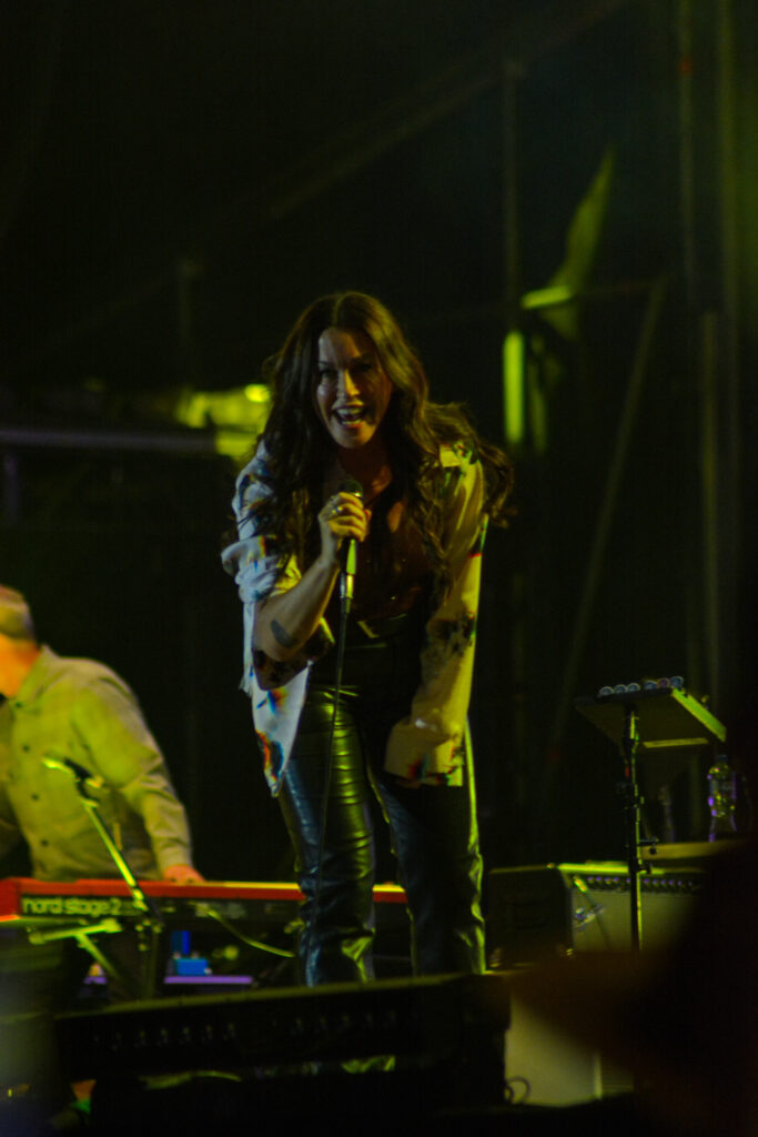 Alanis Morrisette se aventó un setlist para los hardcore fans en el Tecate Emblema 225. Foto: Andre Dulché / Pólvora