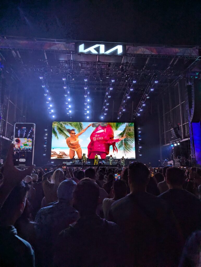 escenario kia en el Tecate Emblema