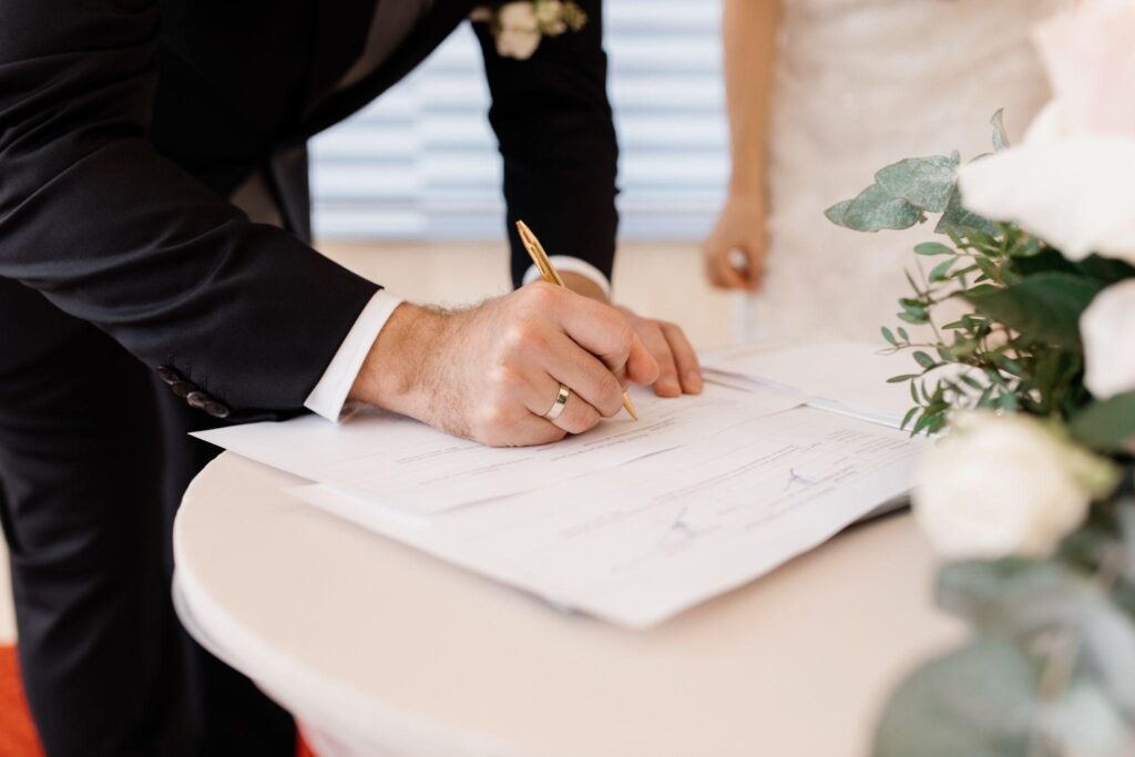 Retiro por matrimonio: pasos clave para solicitarlo sin complicaciones / foto: Freepik