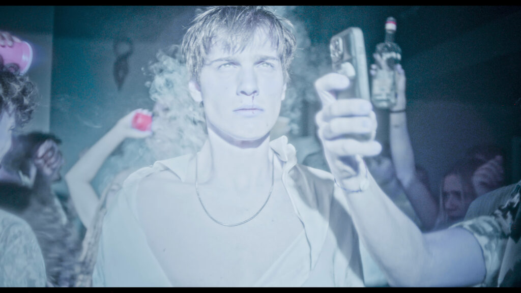 La iluminación, el sonido y la forma dan un sentido realista a la locura del Apocalipsis Zombie de Moreau. Foto: Darkside Distribución