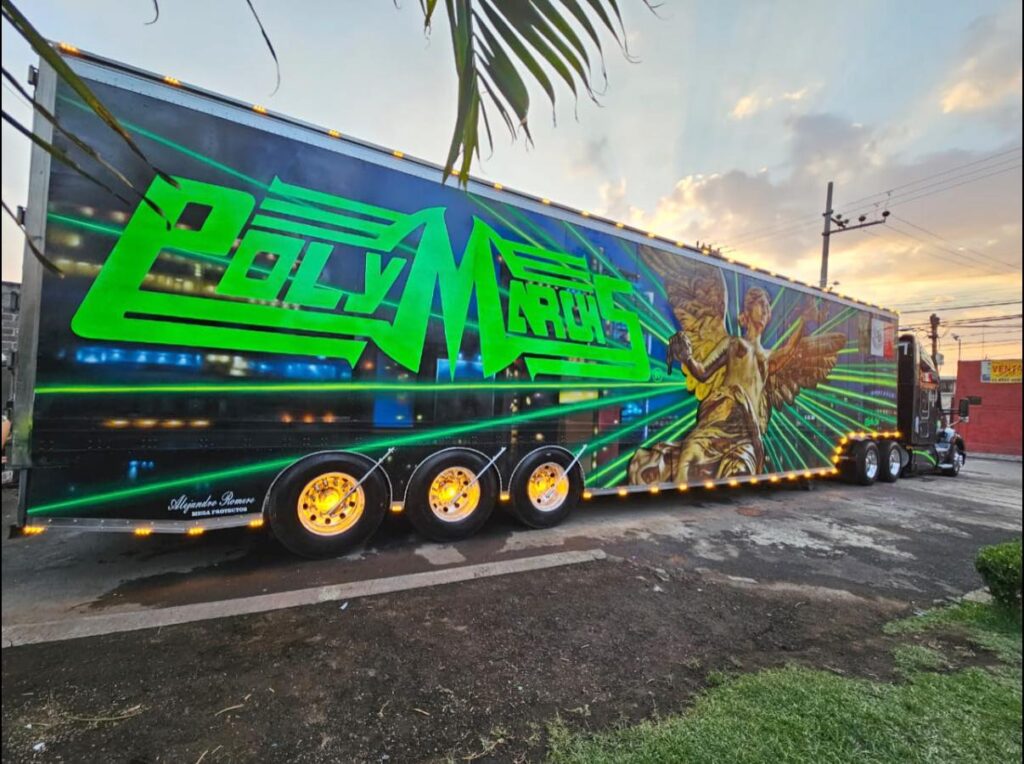 El llamativo trailer de producción de PolyMarchs / Foto: Facebook oficial