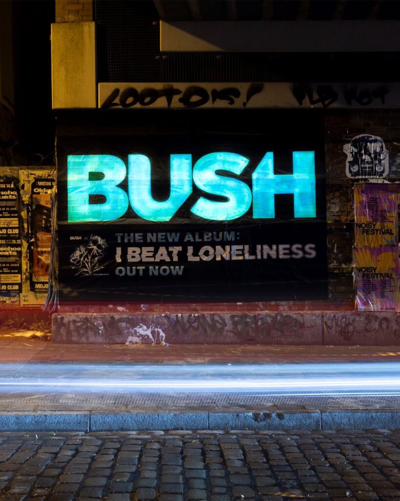 Bush está de vuelta y de buena forma con I Beat Loneliness