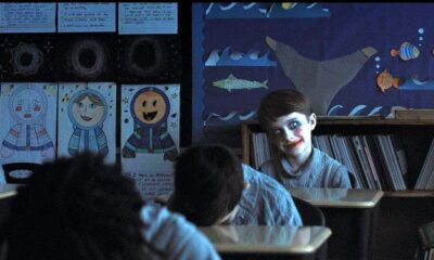 niño sonriente en clase imagen de La Hora de la Desaparición