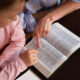¿Cuáles son las diferencias entre los textos sagrados de cada religión?