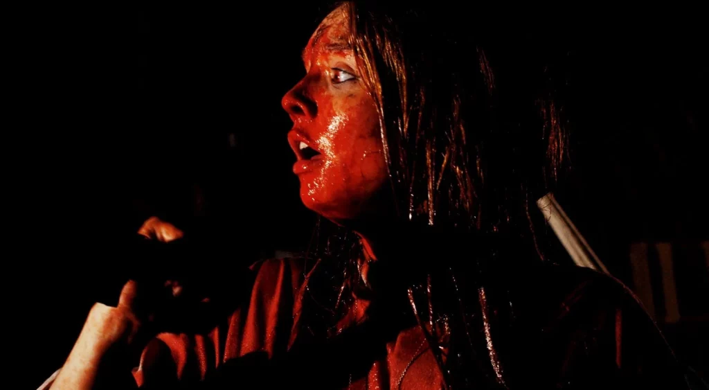 Adara Starr tiene un digno debut como scream queen en Pater Noster and the Mission of Light.