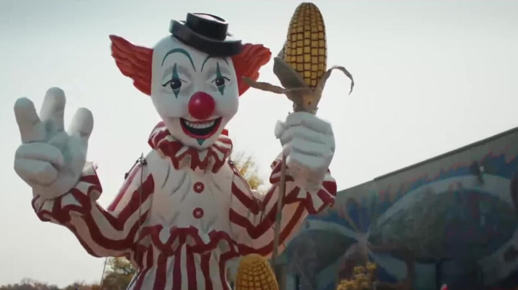 Crítica: El Payaso del Maizal - Película de Terror y Comedia