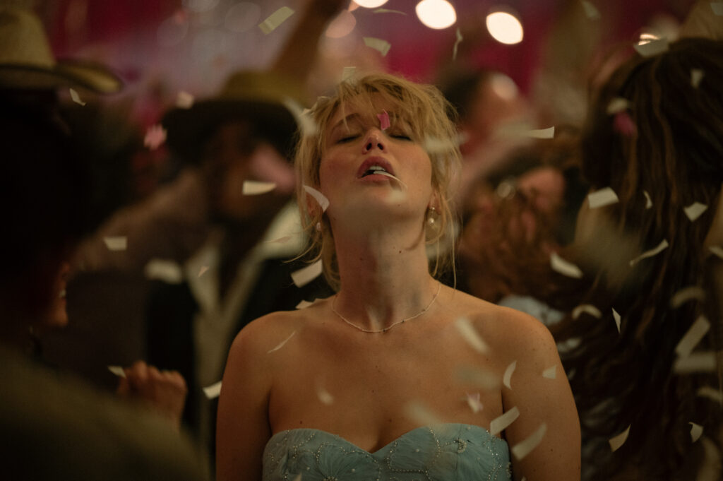 La poderosa actuación de Jennifer Lawrence en Mátate Amor pinta bien en temporada de premios. Foto: Mubi / Kimberley French