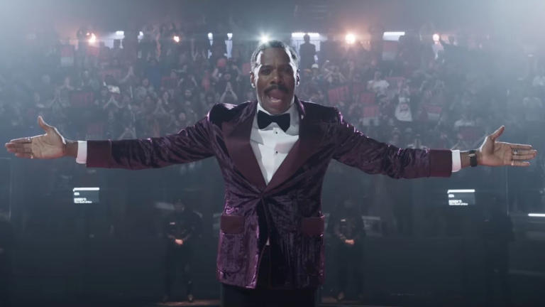 Colman Domingo es un excéntrico presentador en esta adaptación de El Sobreviviente. Foto: Paramount Pictures