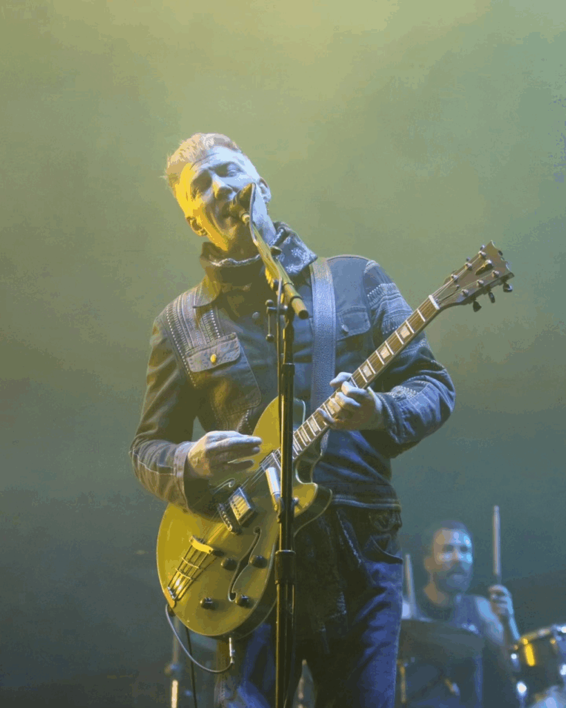 Queens of the Stone Age nos regalo un gran concierto en el Corona Capital 25 / Foto: Gustavo Azem