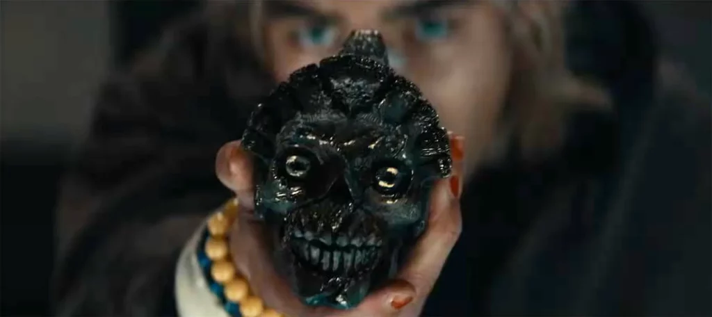 El silbato mortal de El Sonido de la Muerte se inspira en la forma del ehecachichtli azteca. Foto: Corazón Films