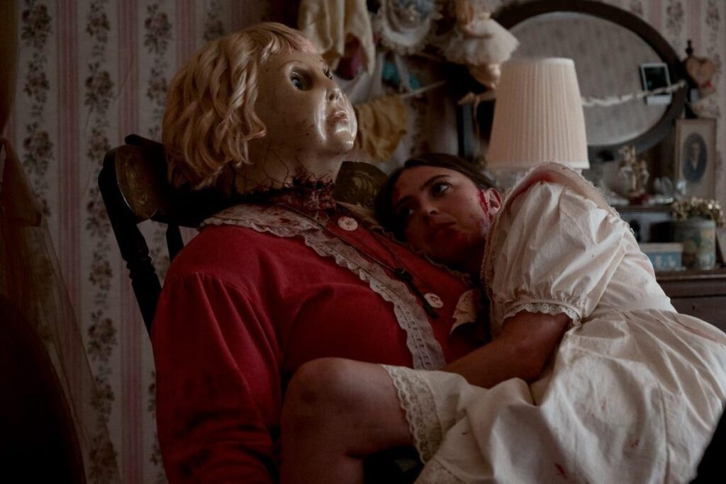 dolly cargando a macy