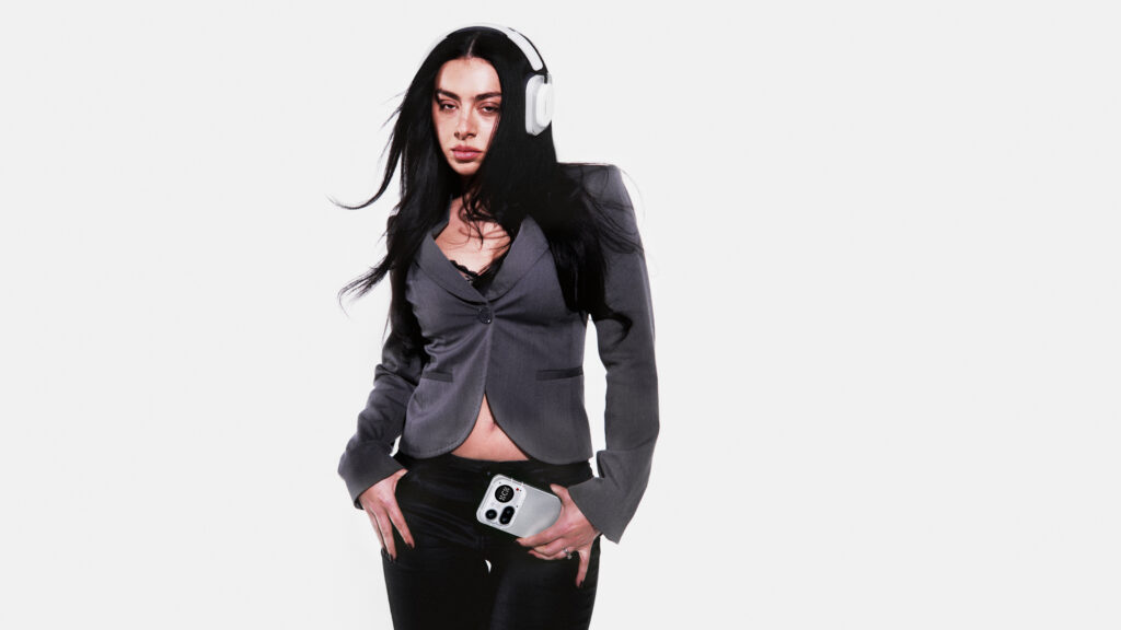 Charli XCX con Nothing / Foto: Nothing
