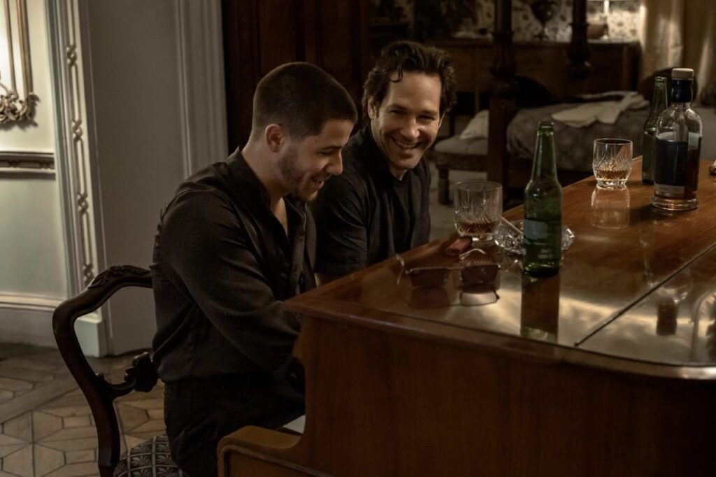 Rick y Danny tocando el piano