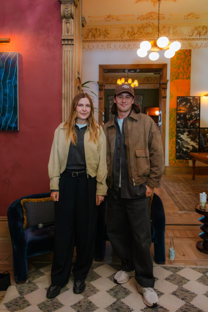 Lydia Kitto y Josh Lloyd-Watson de Jungle estuvieron en México para presentar su álbum titulado Sunshine / Foto: PyperMX