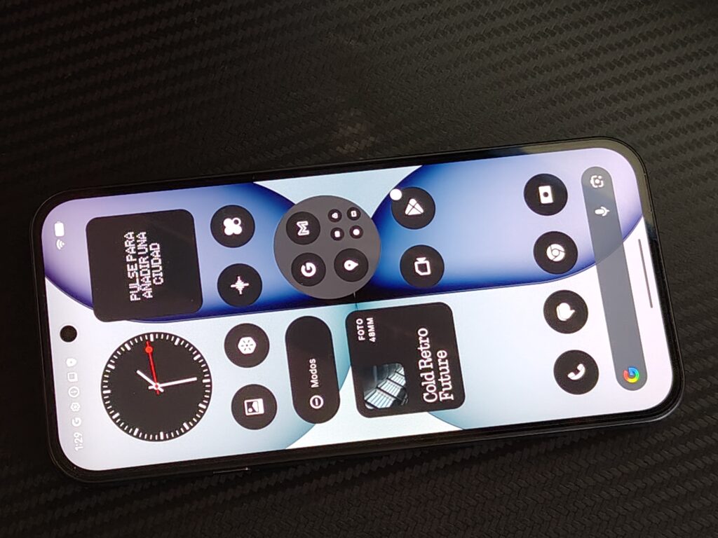 Así es como se ve la pantalla de inicio del Nothing Phone (4a) en el modo exclusivo de la marca inglesa / Foto: Pólvora